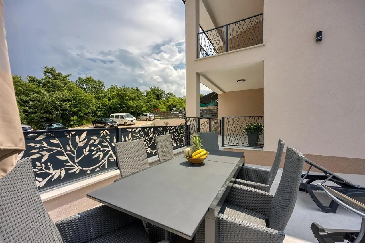 Villa In Nova Vas